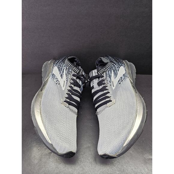 Athletic_Shoes
